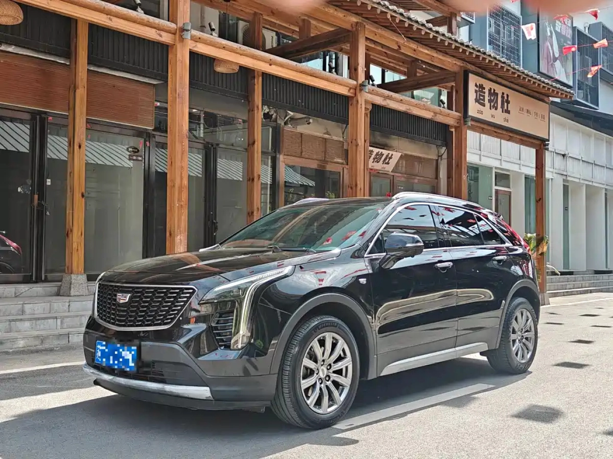 CADILLAC XT4