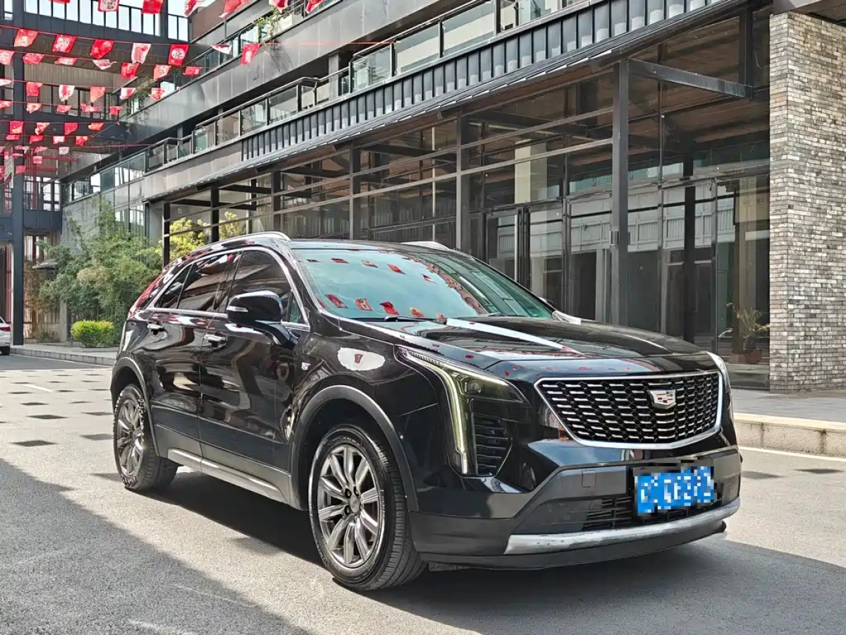 CADILLAC XT4