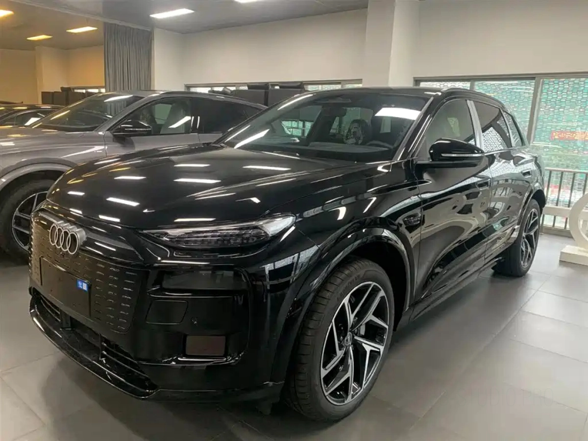 AUDI Q6L E-TRON  2025