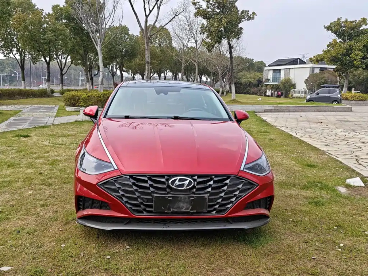 HYUNDAI SONATA