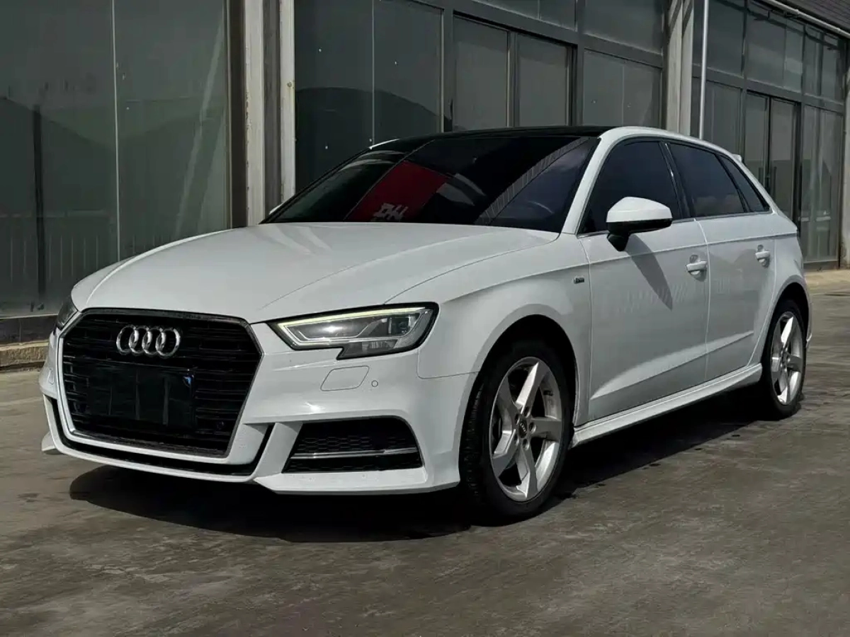 AUDI A3  2023