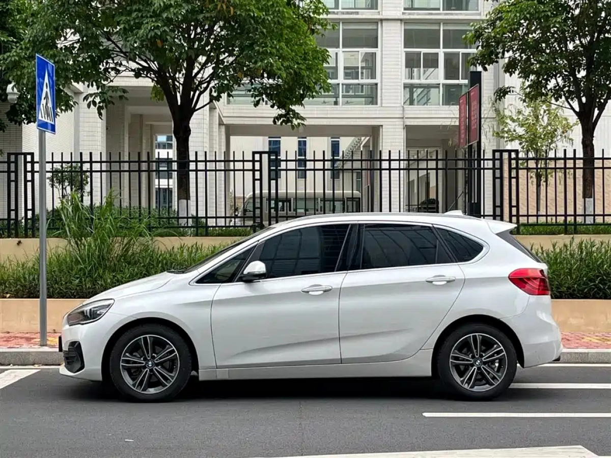 BMW 2 SERIES STATION WAGON