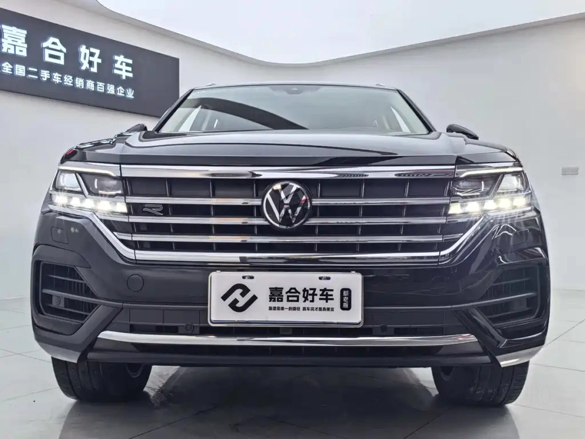 VOLKSWAGEN TOUAREG