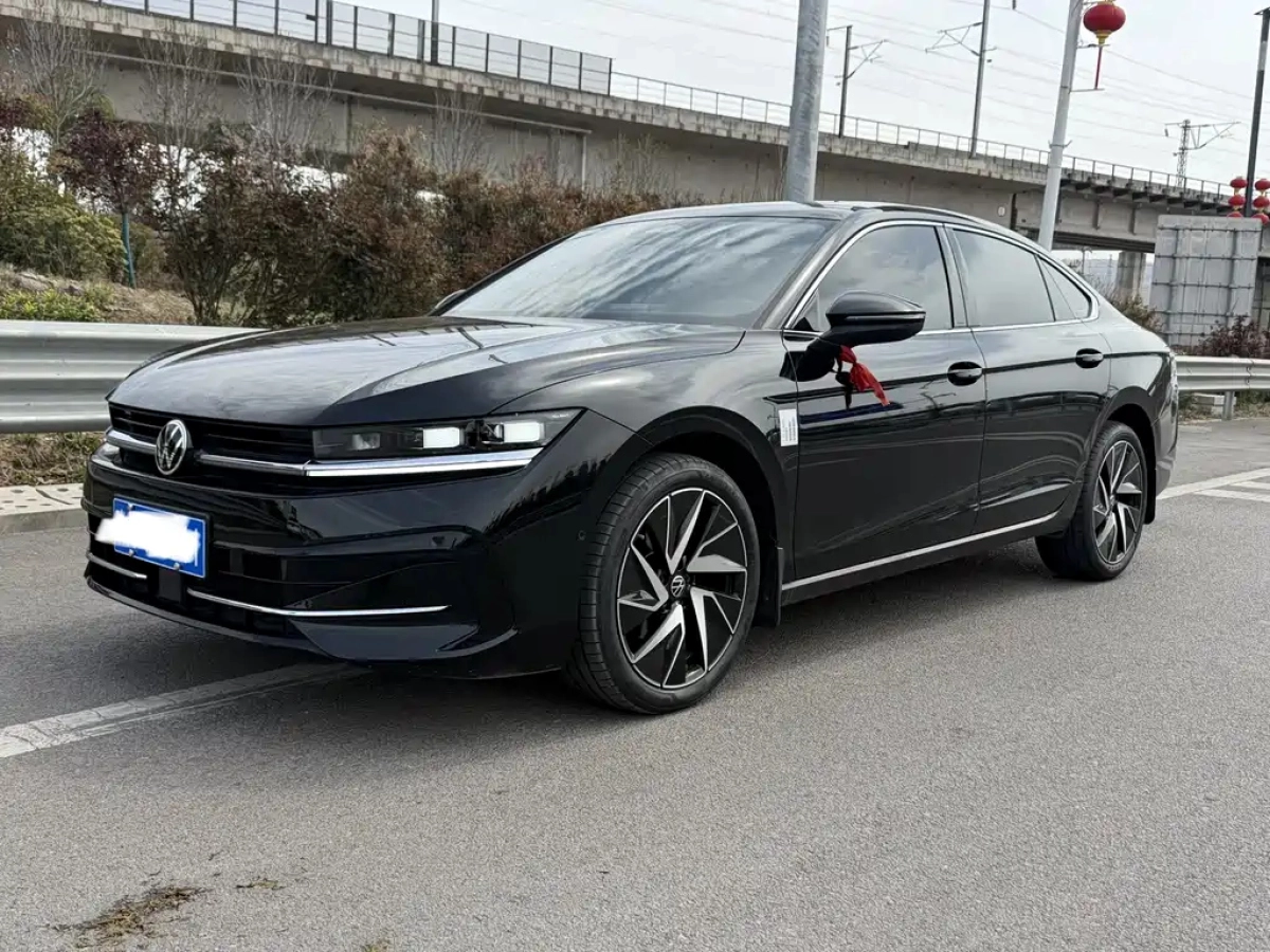 VOLKSWAGEN MAGOTAN  2025