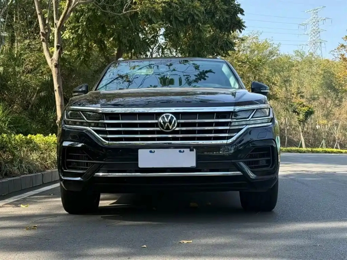VOLKSWAGEN TOUAREG
