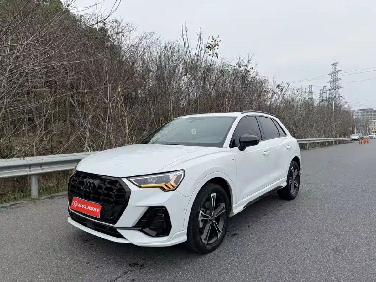 AUDI Q3  2023