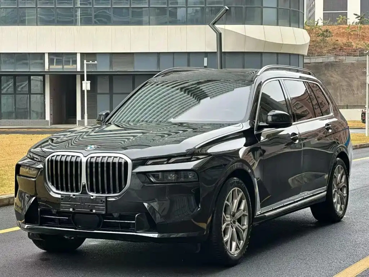 BMW X7  2023