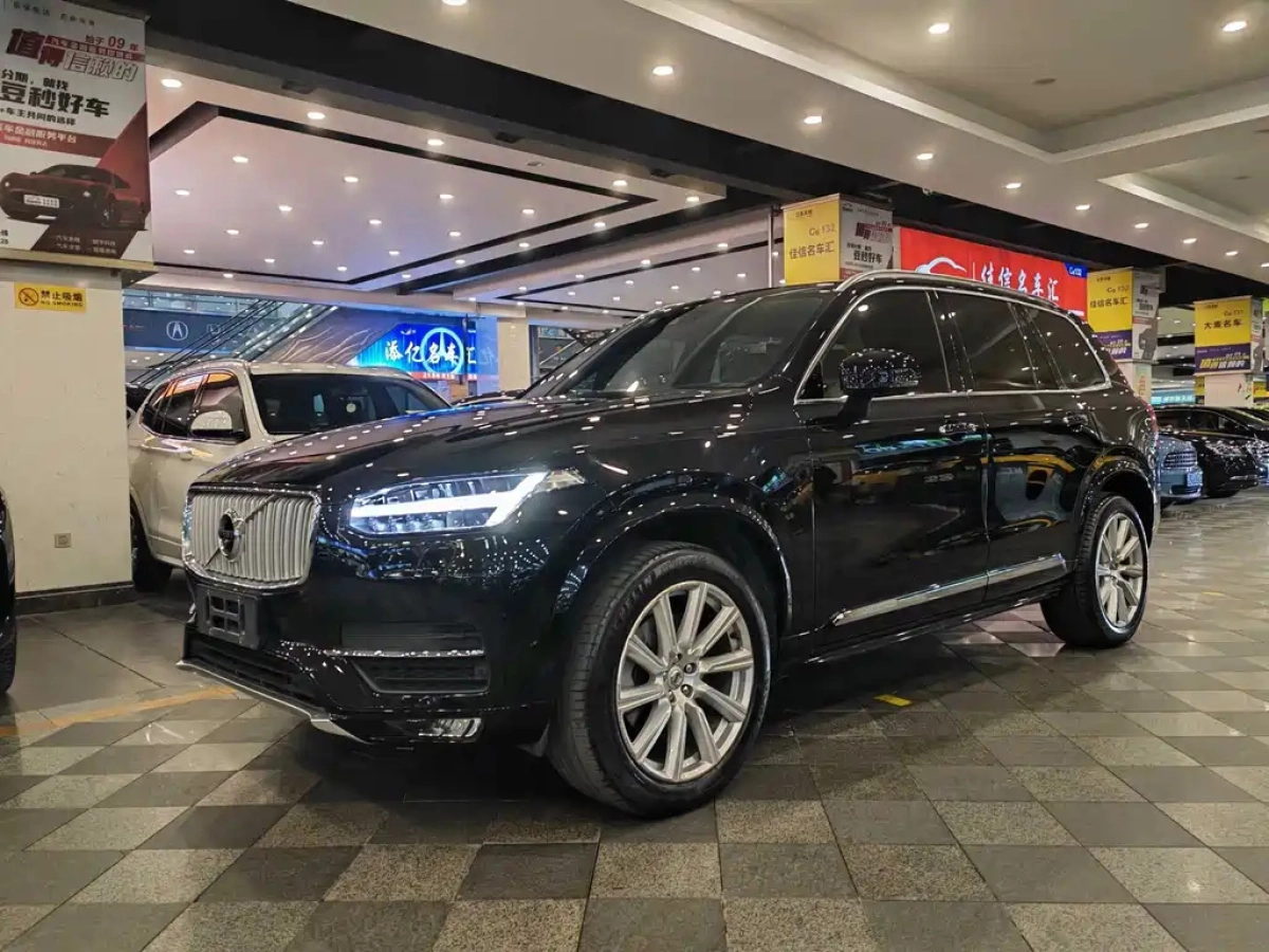 VOLVO XC90  2019