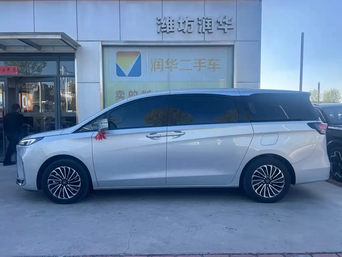 BUICK GL8 NEW ENERGY