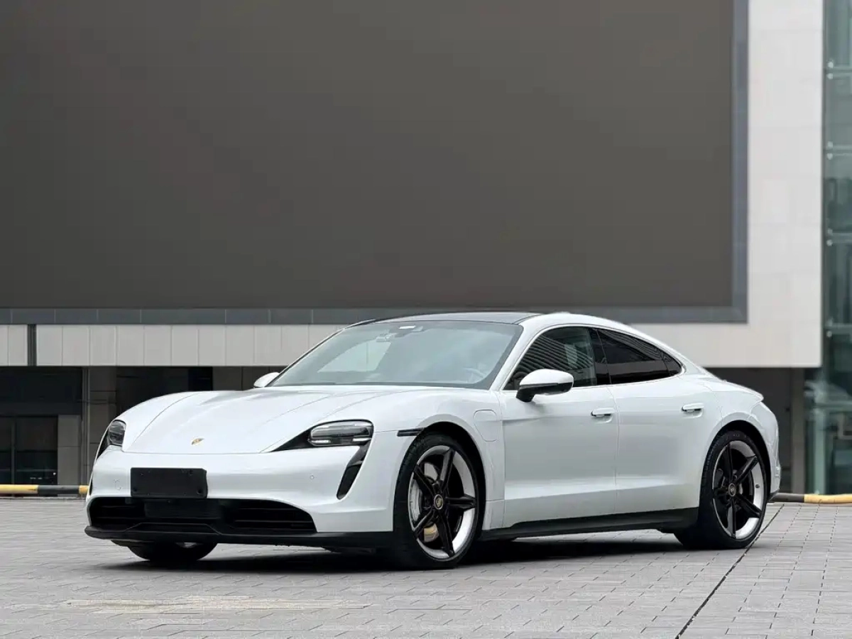 PORSCHE TAYCAN  2021