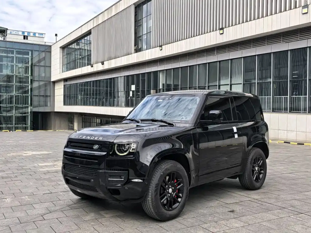 LAND ROVER DEFENDER  2025