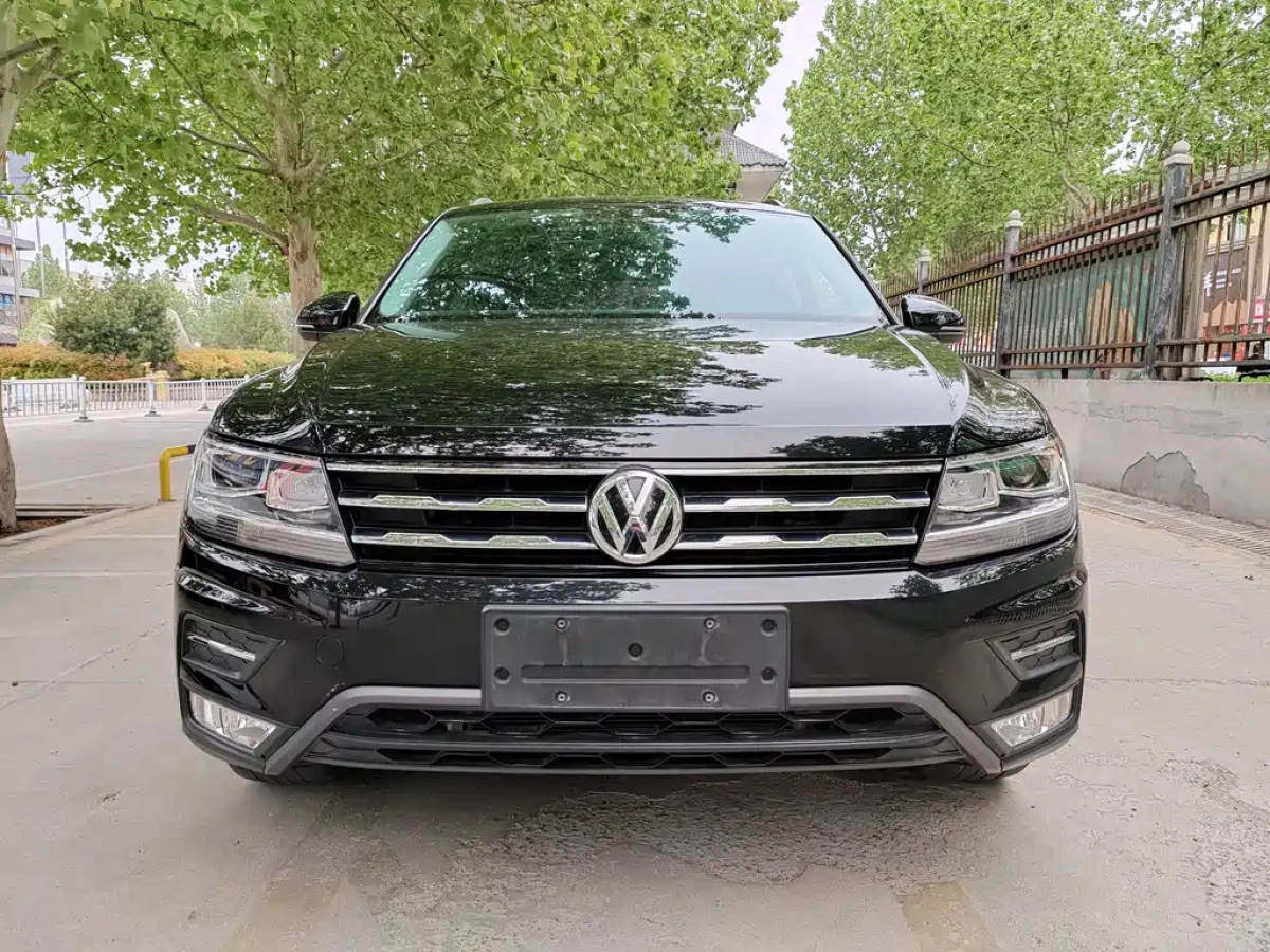 VOLKSWAGEN TIGUAN L