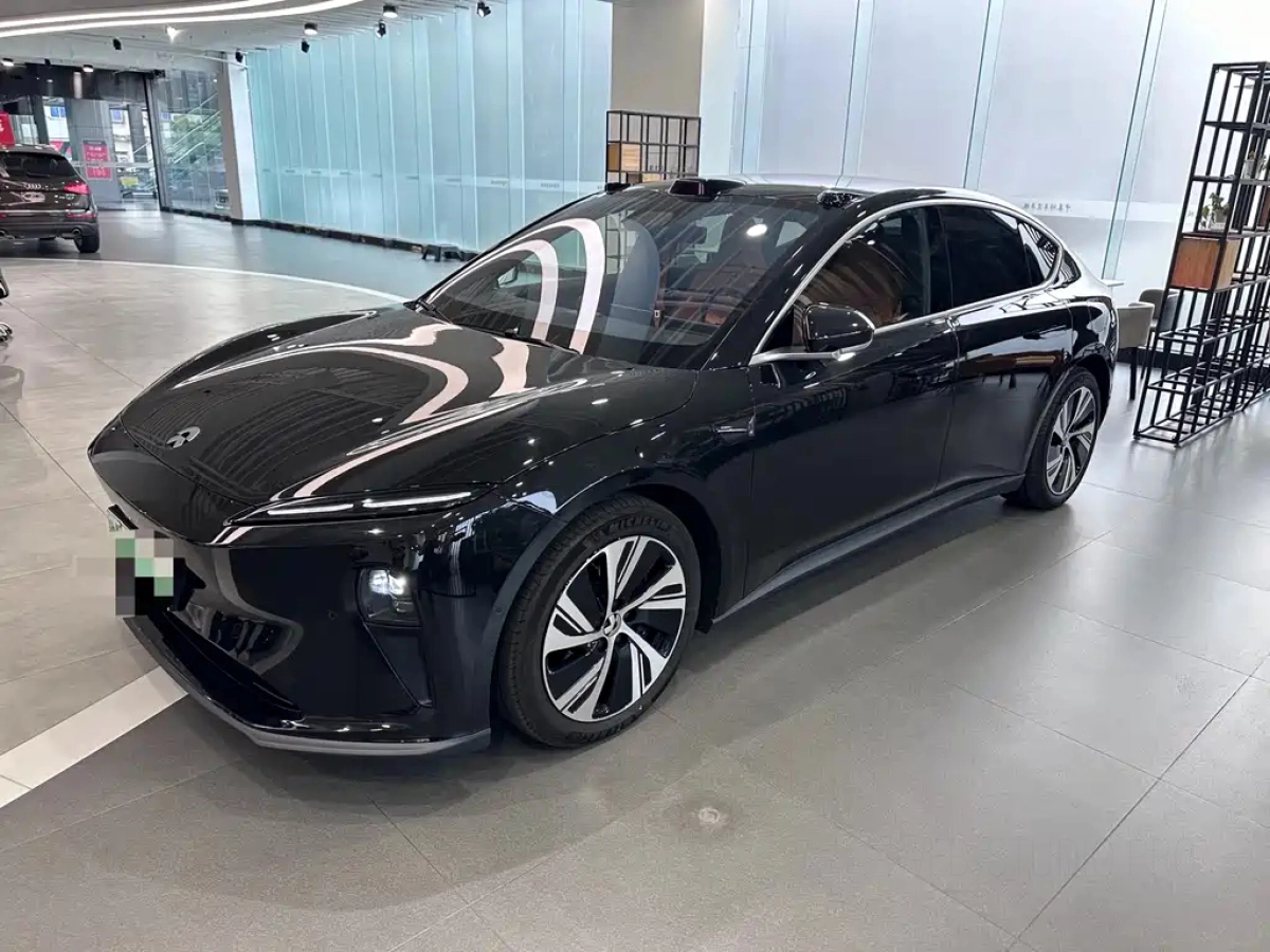 NIO ET5