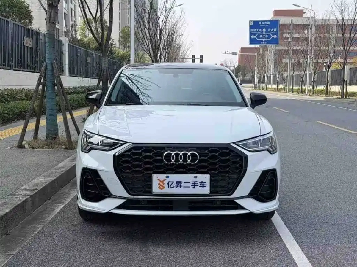 AUDI Q3 SPORTBACK