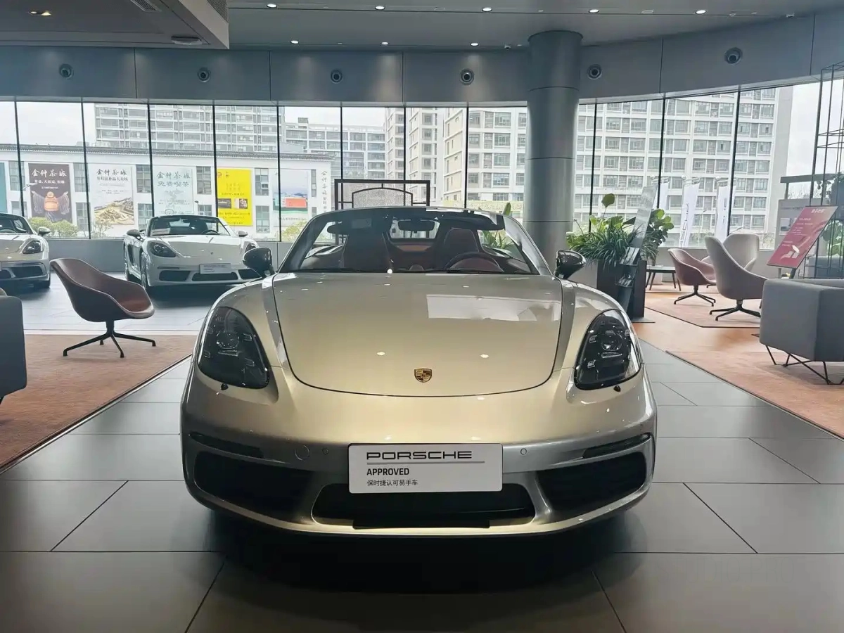PORSCHE 718  2023
