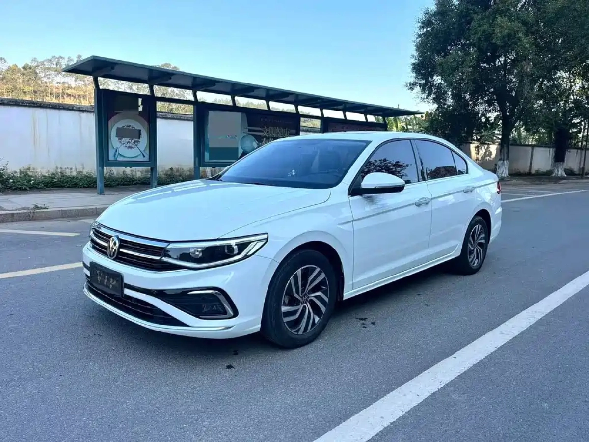 VOLKSWAGEN BORA  2023