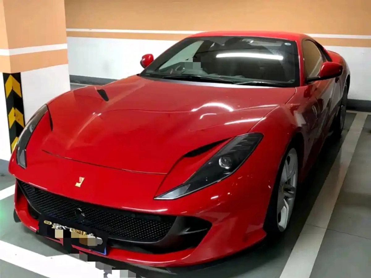 FERRARI 812  2019