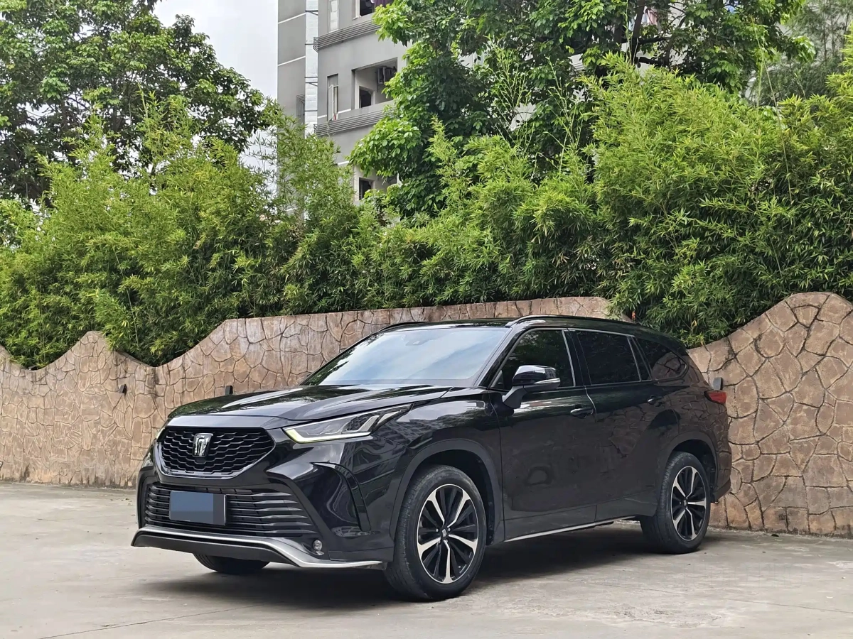 TOYOTA CROWN KLUGER  2023