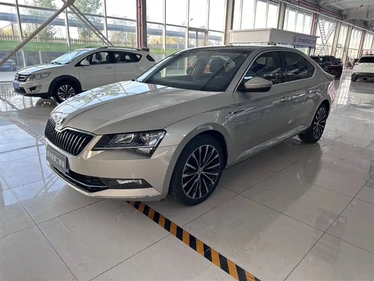 SKODA SUPERB