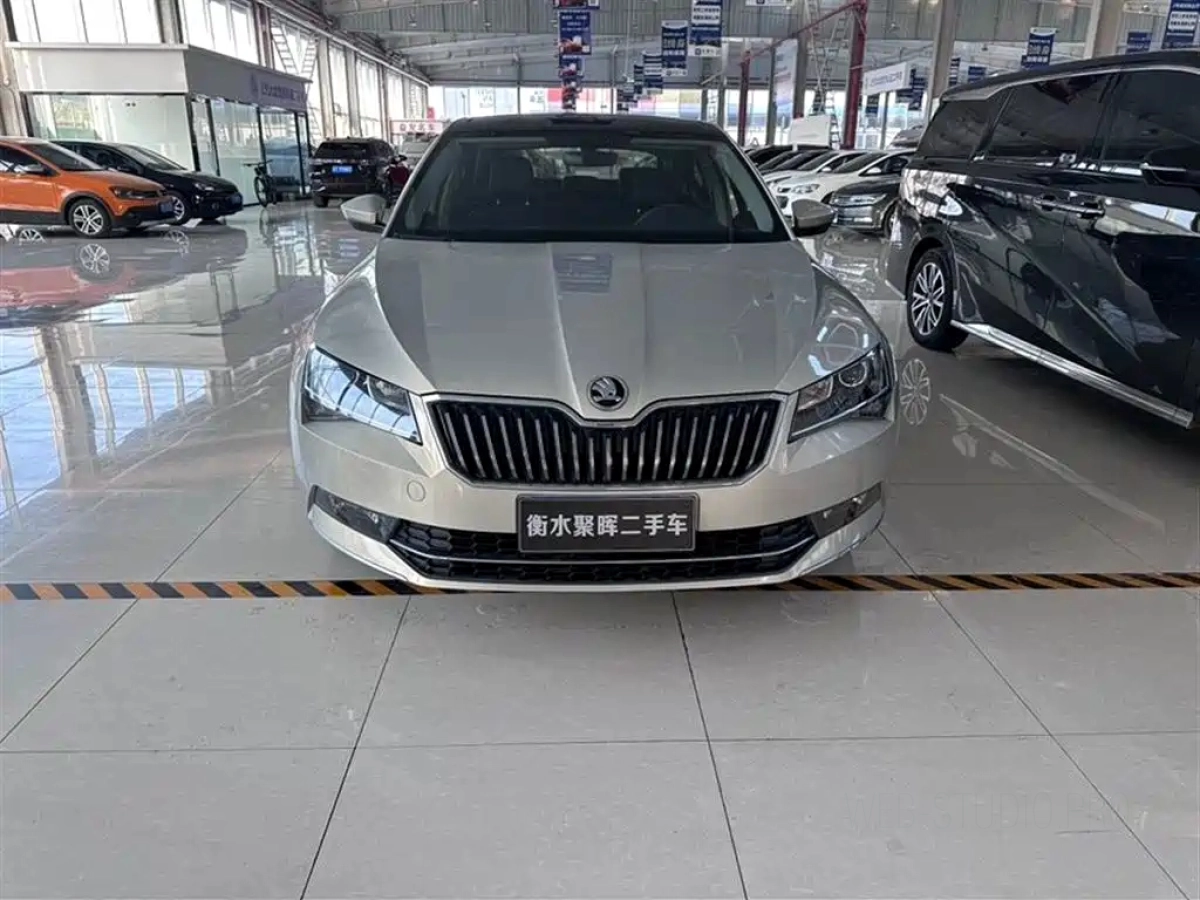 SKODA SUPERB
