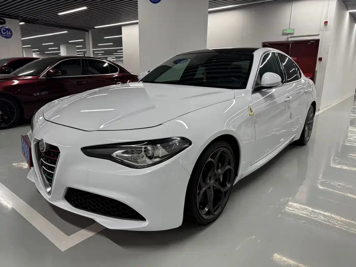 ALFAROMEO GIULIA  2021