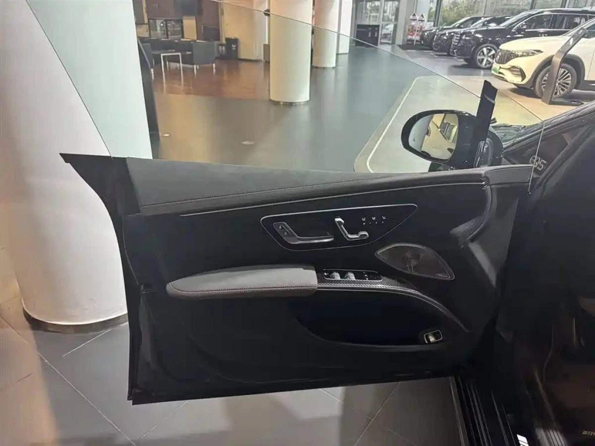 MERCEDES-BENZ EQS AMG