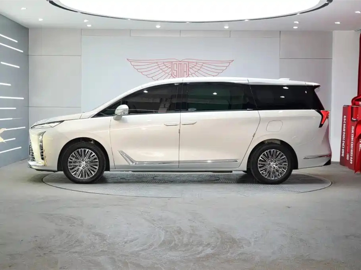 BUICK GL8 NEW ENERGY