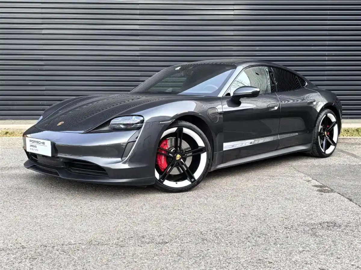 PORSCHE TAYCAN  2021