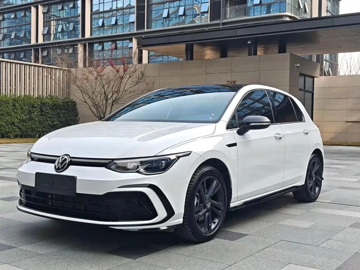 VOLKSWAGEN GOLF  2021