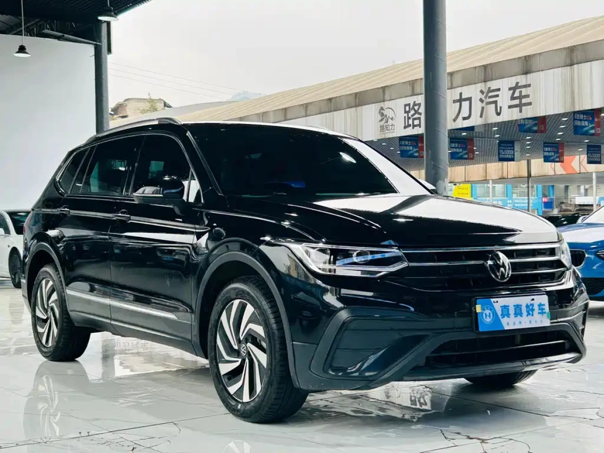 VOLKSWAGEN TIGUAN L