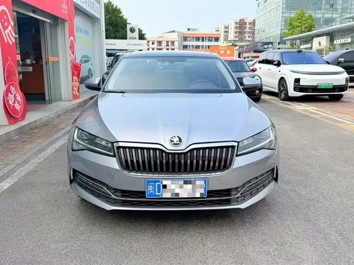 SKODA SUPERB