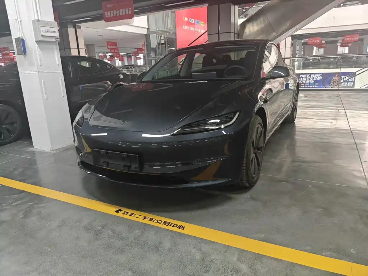 TESLA MODEL 3  2026