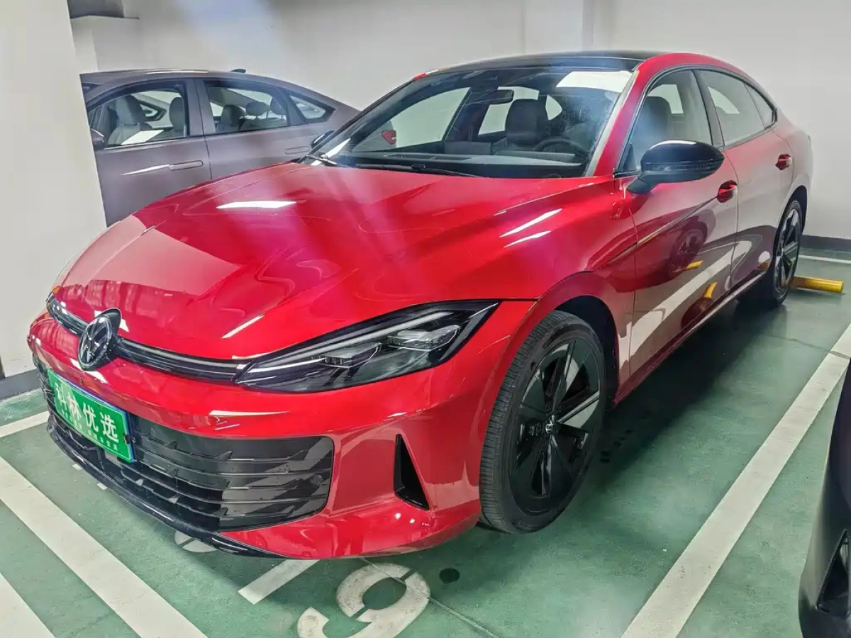 VOLKSWAGEN LAMANDO  2025