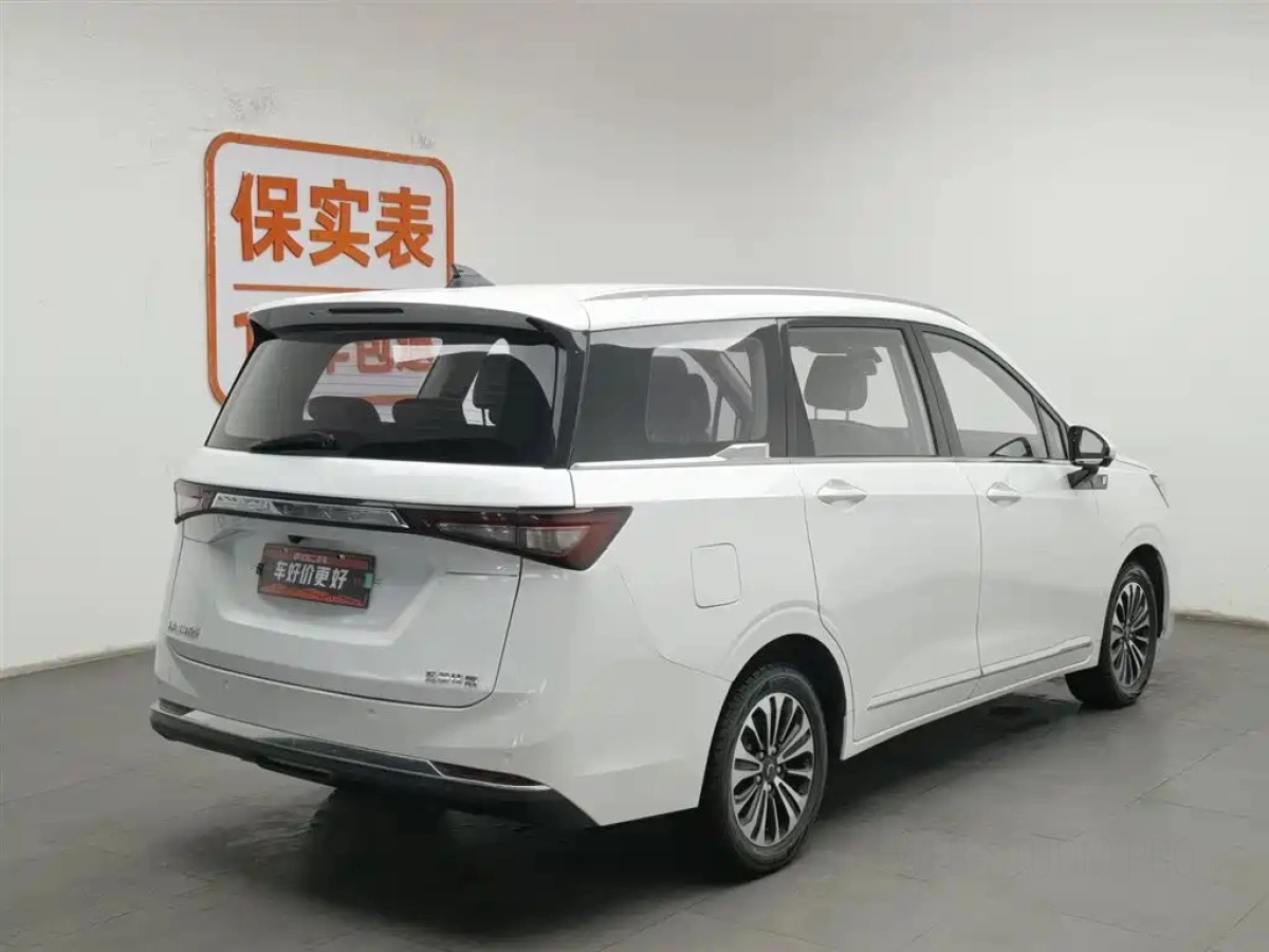 WULING JIACHEN