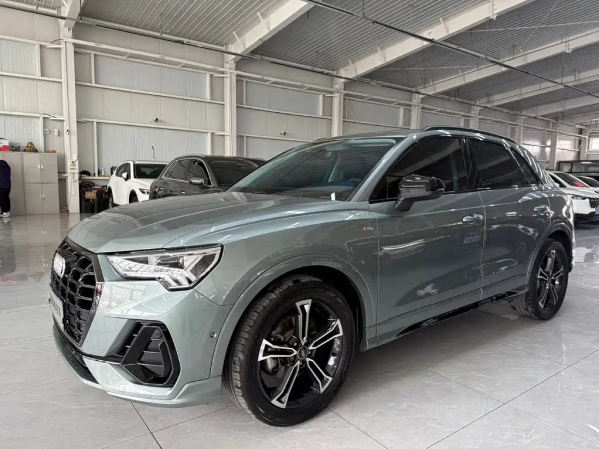 AUDI Q3  2023