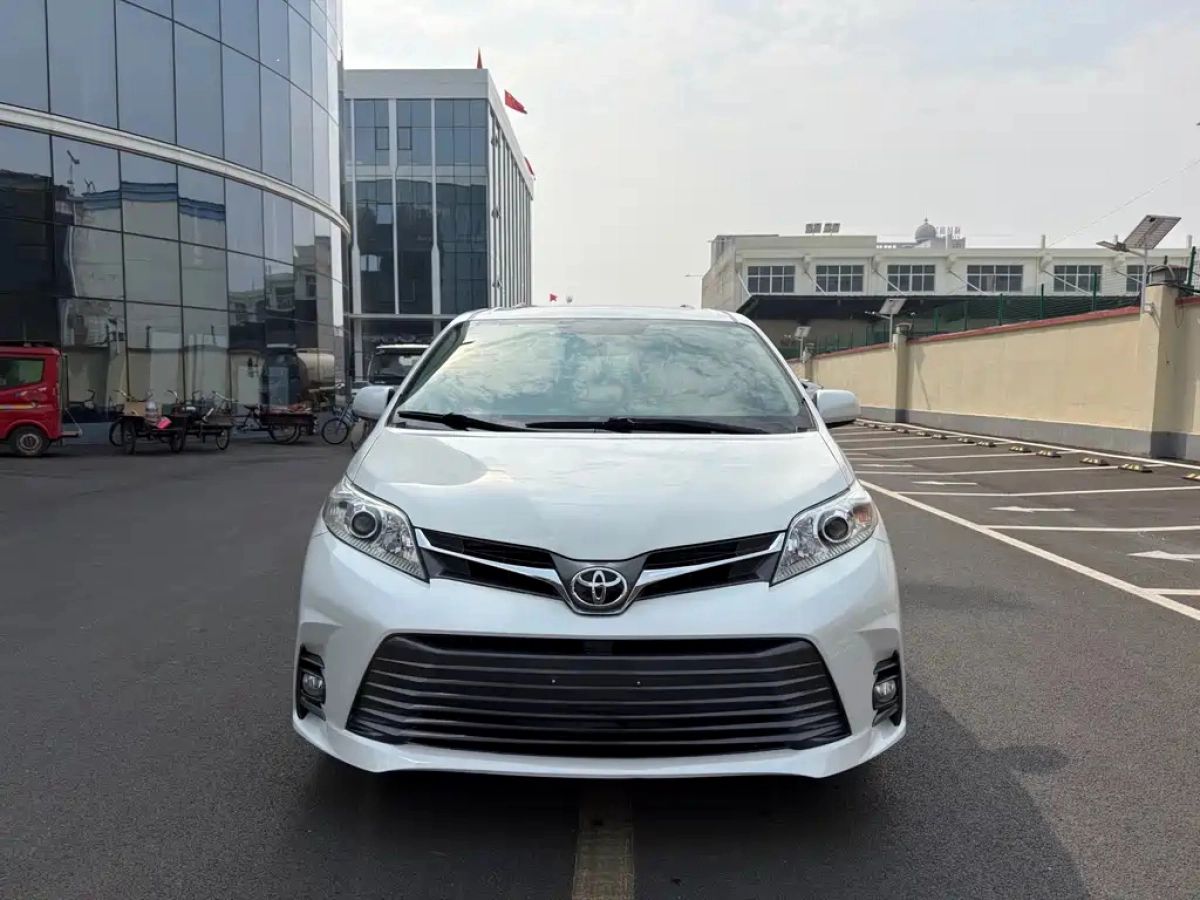 TOYOTA SIENNA  2019