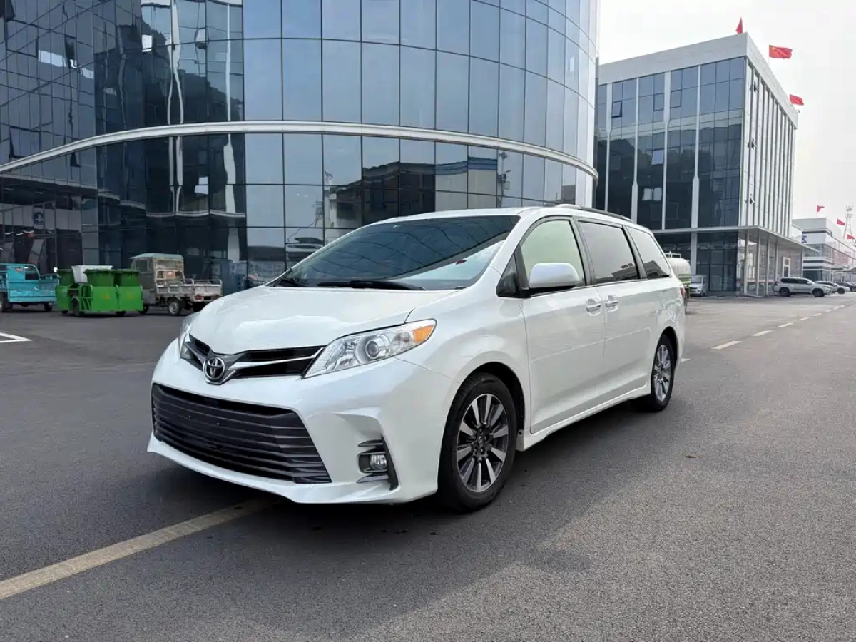 TOYOTA SIENNA