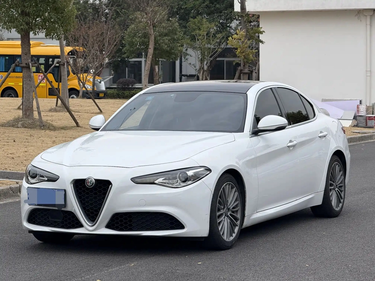 ALFAROMEO GIULIA  2019