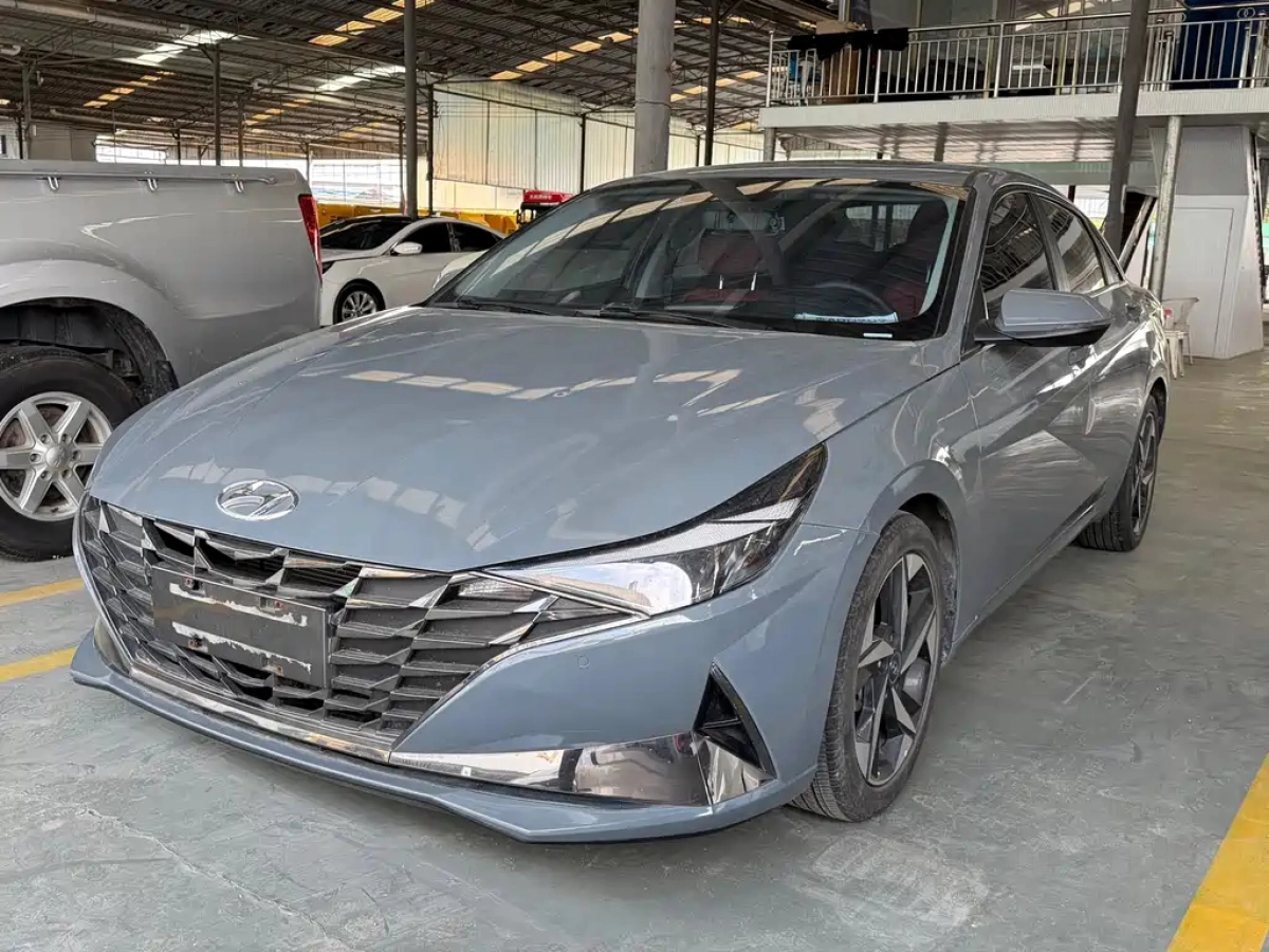 HYUNDAI ELANTRA