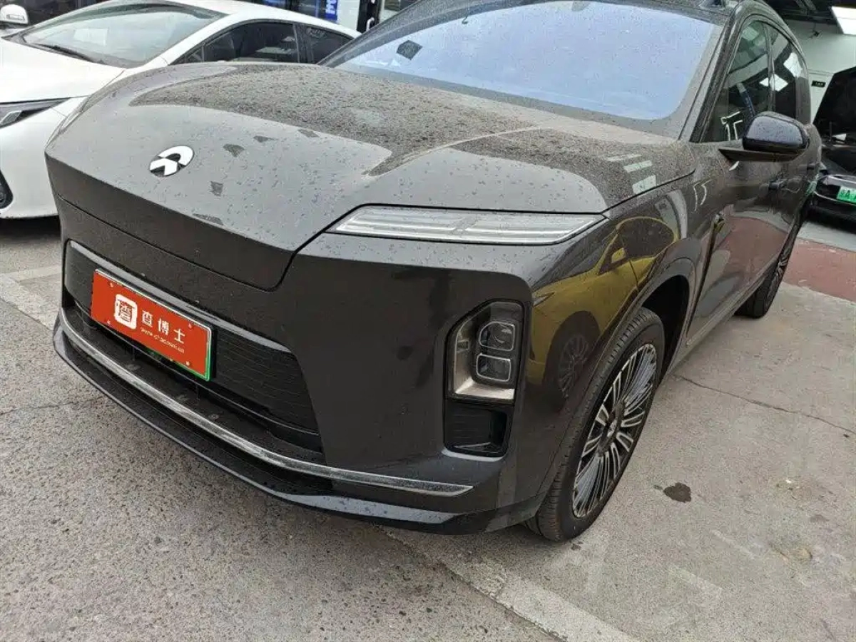 NIO ES8