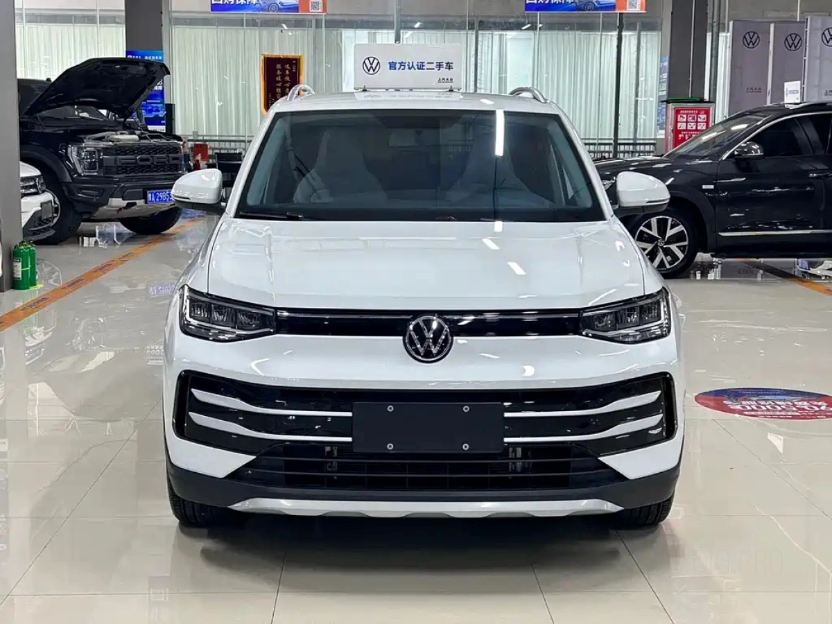 VOLKSWAGEN THARU