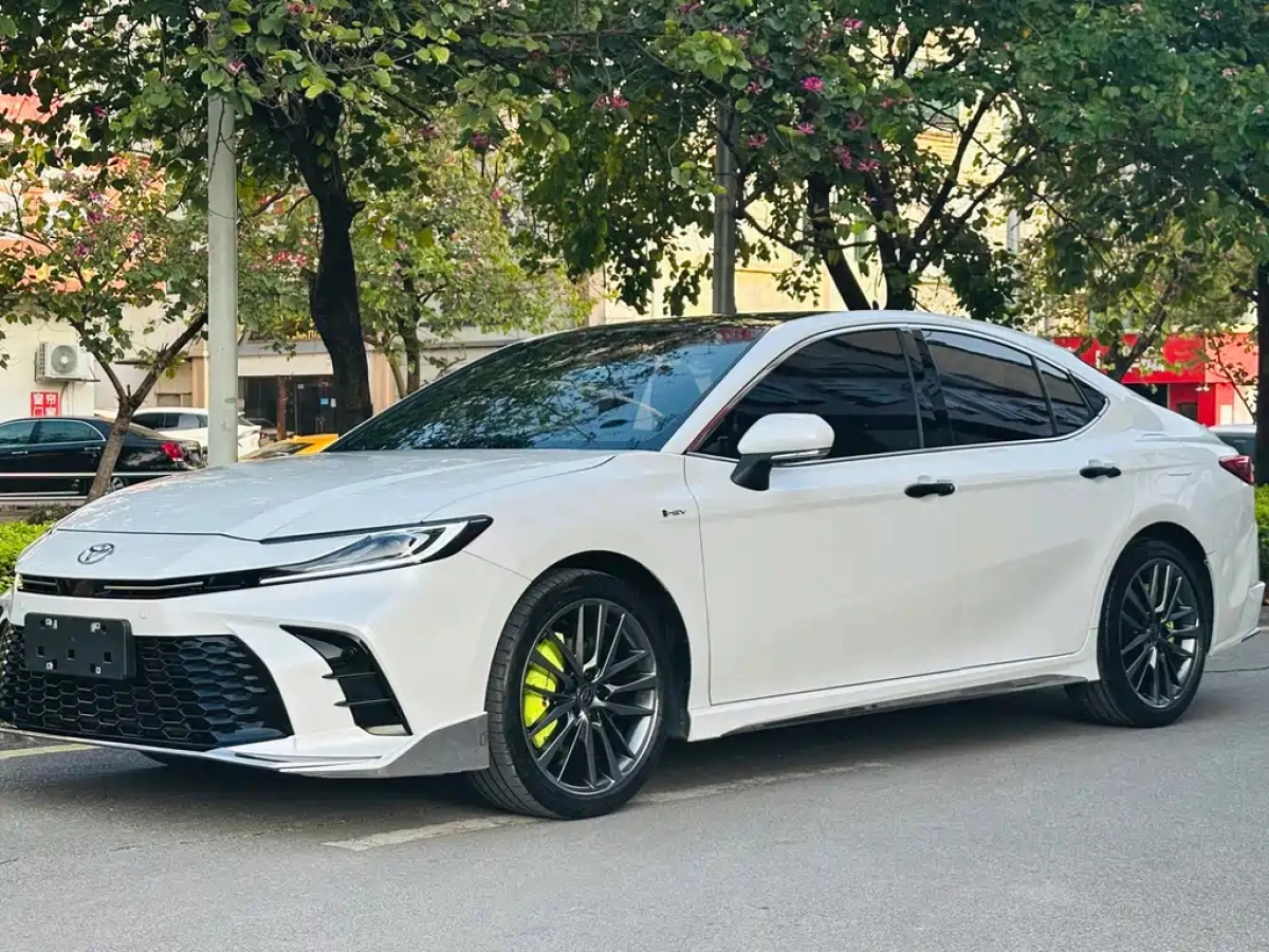 TOYOTA CAMRY  2024