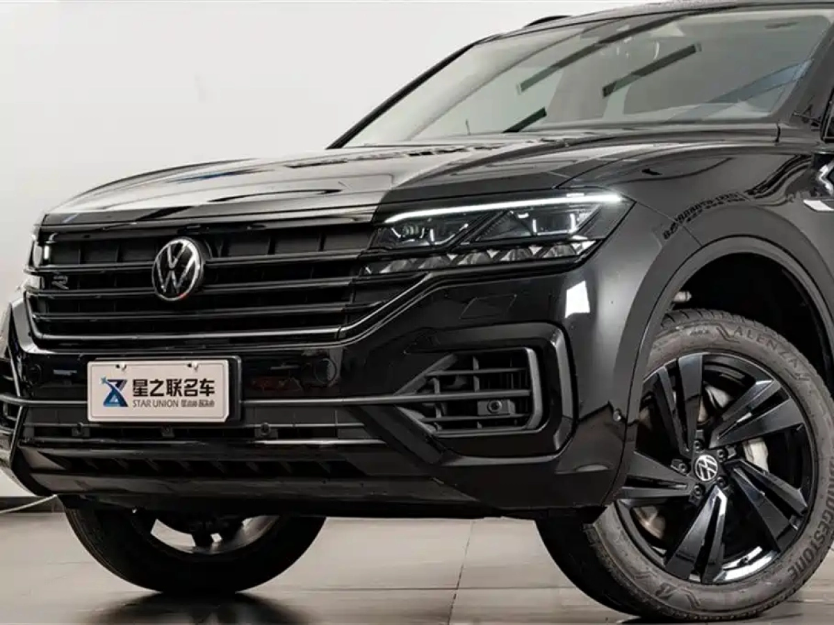 VOLKSWAGEN TOUAREG