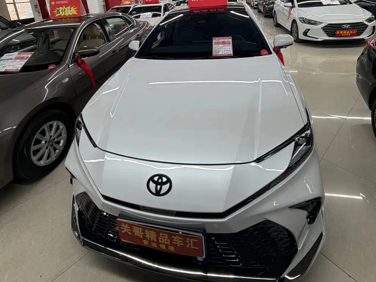 TOYOTA CAMRY