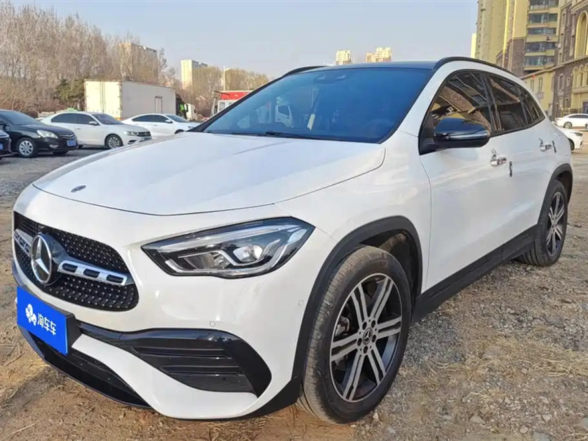 MERCEDES-BENZ GLA  2023