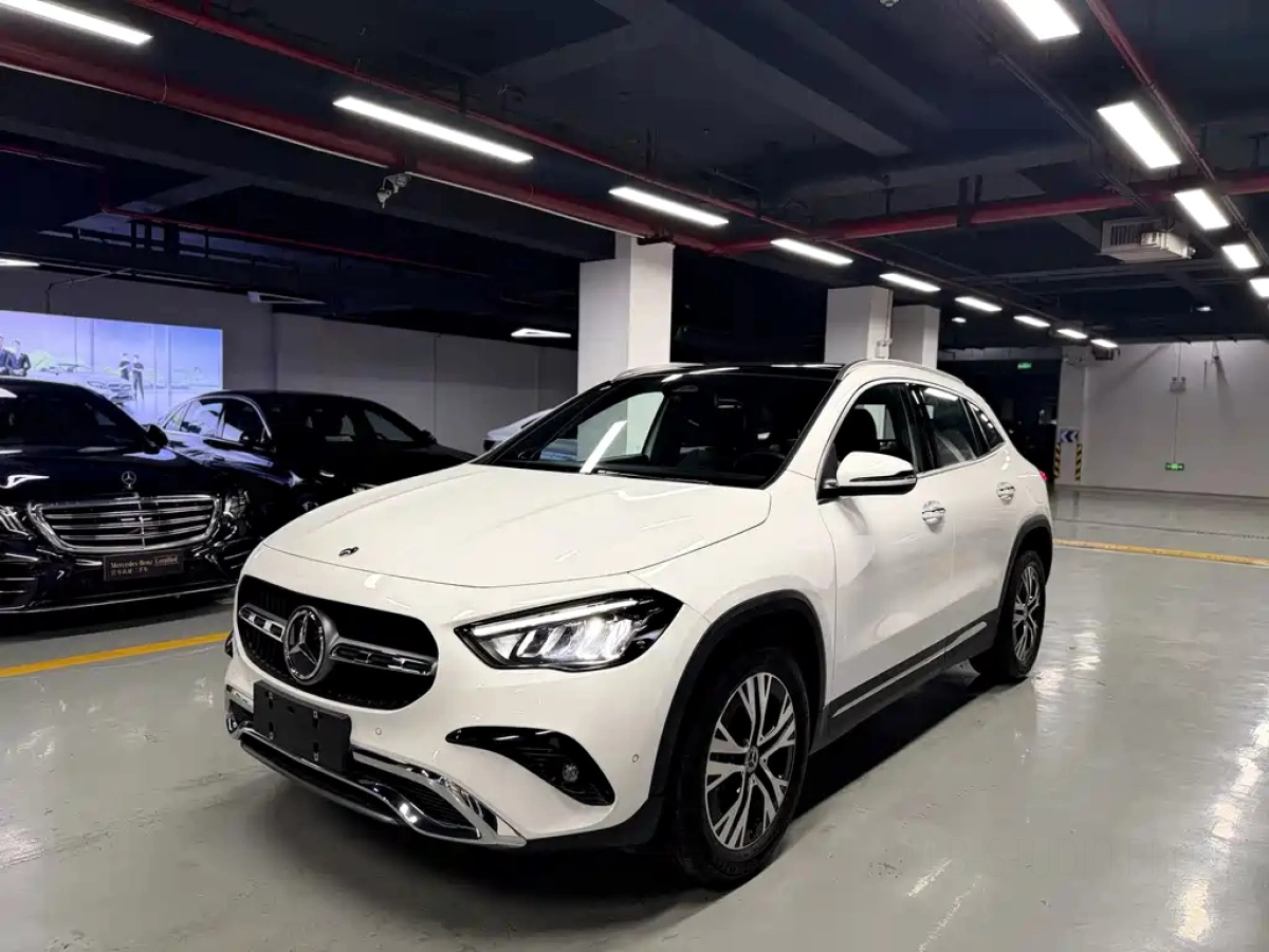 MERCEDES-BENZ GLA