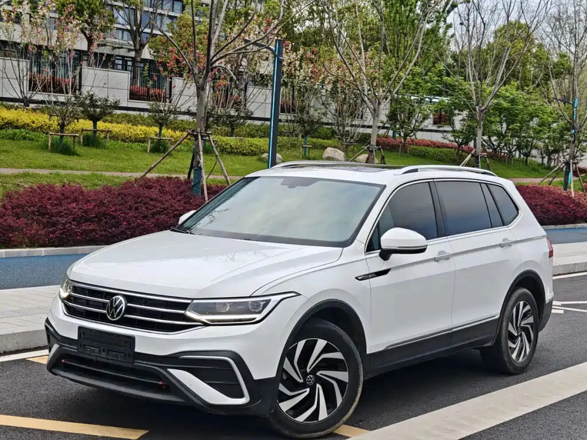 VOLKSWAGEN TIGUAN L  2023
