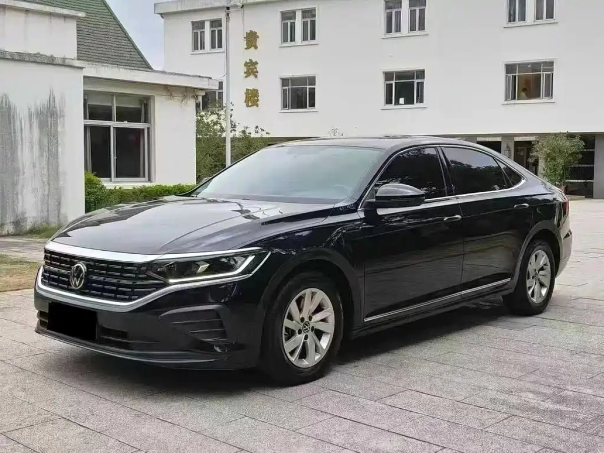 VOLKSWAGEN PASSAT  2023