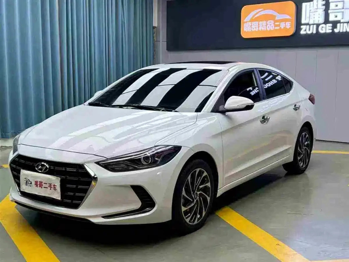 HYUNDAI ELANTRA