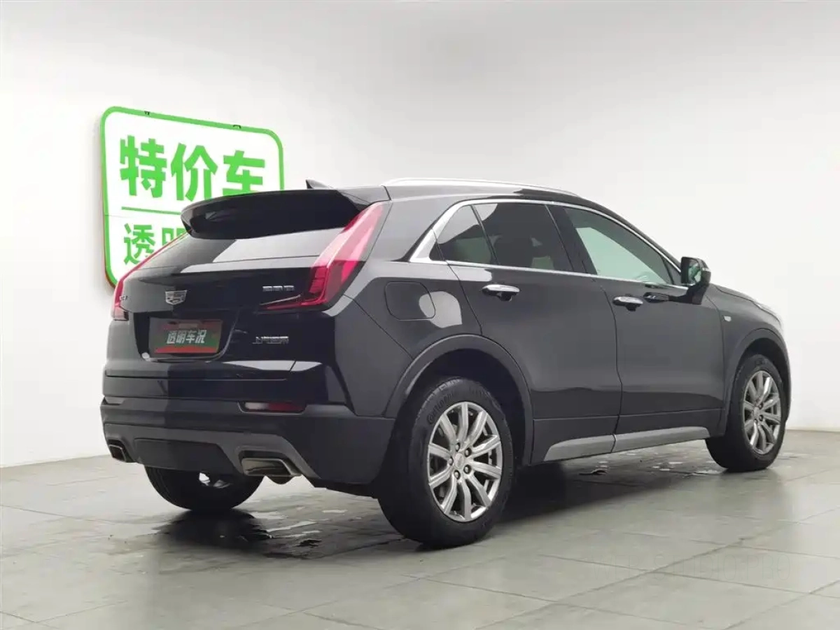 CADILLAC XT4